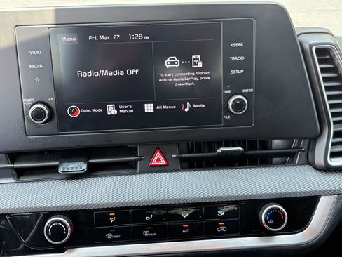 Used 2025 Kia Sportage LX image 17