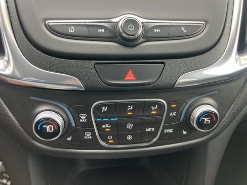 Used 2018 Chevrolet Equinox LT FWD image 28