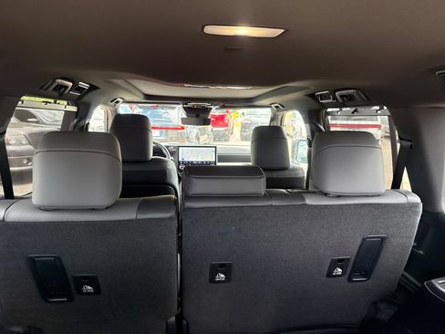Used 2026 Lexus GX 550 w/ Cold Area Package AWD/4WD image 21