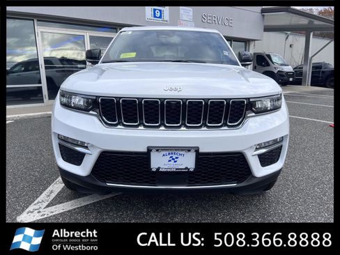 New 2025 Jeep Grand Cherokee Limited w/ Luxury Tech Group II image 8