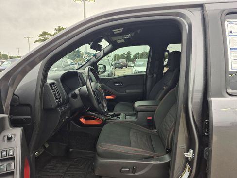 Used 2024 Nissan Frontier Pro-X w/ Technology Package RWD image 2