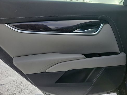 Used 2014 Cadillac XTS Luxury w/ Driver Awareness Package image 7