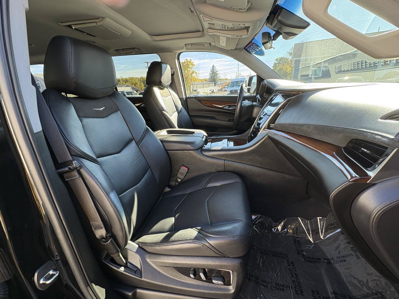Used 2018 Cadillac Escalade ESV Luxury AWD/4WD image 15