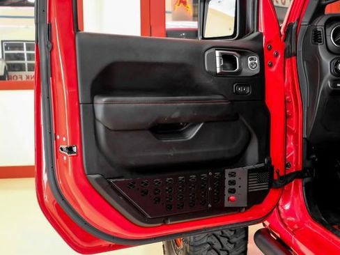 Used 2020 Jeep Gladiator Rubicon AWD/4WD image 46