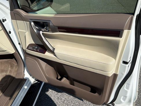 Used 2018 Lexus GX 460 Luxury AWD/4WD image 17