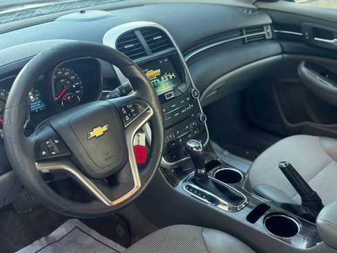 Used 2015 Chevrolet Malibu LT w/ Power Convenience Package image 9