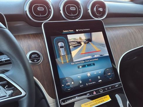 Used 2025 Mercedes-Benz GLC 300 image 6