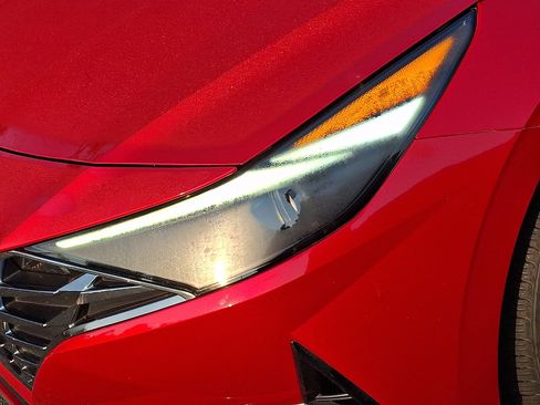 Certified 2023 Hyundai Elantra Limited FWD image 9