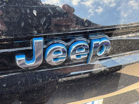 Used 2022 Jeep Grand Cherokee Limited 4xe w/ Luxury Tech Group II AWD/4WD image 10