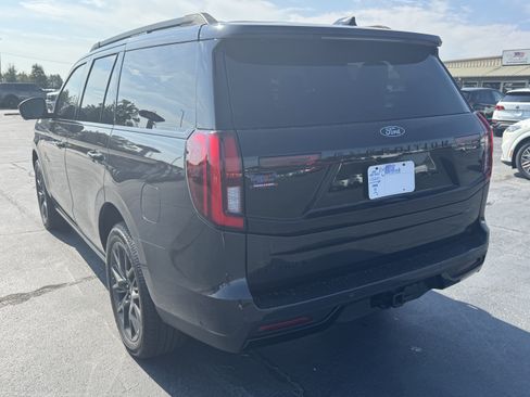 Used 2025 Ford Expedition Platinum w/ Stealth Performance Package AWD/4WD image 9