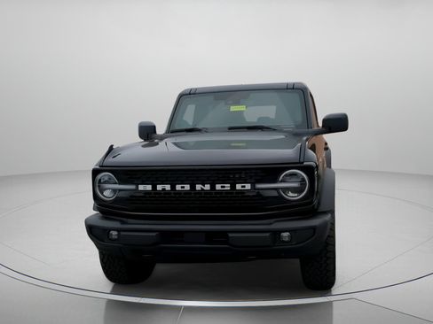 New 2025 Ford Bronco Outer Banks w/ Black Appearance Package image 8