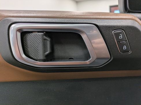 Used 2021 Ford Bronco Outer Banks image 9