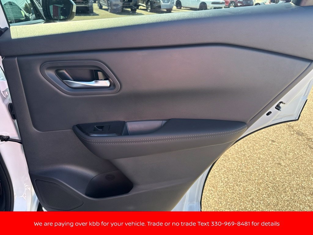New 2027 Nissan Rogue SV AWD/4WD image 32