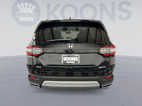 Used 2025 Honda Pilot Touring image 5