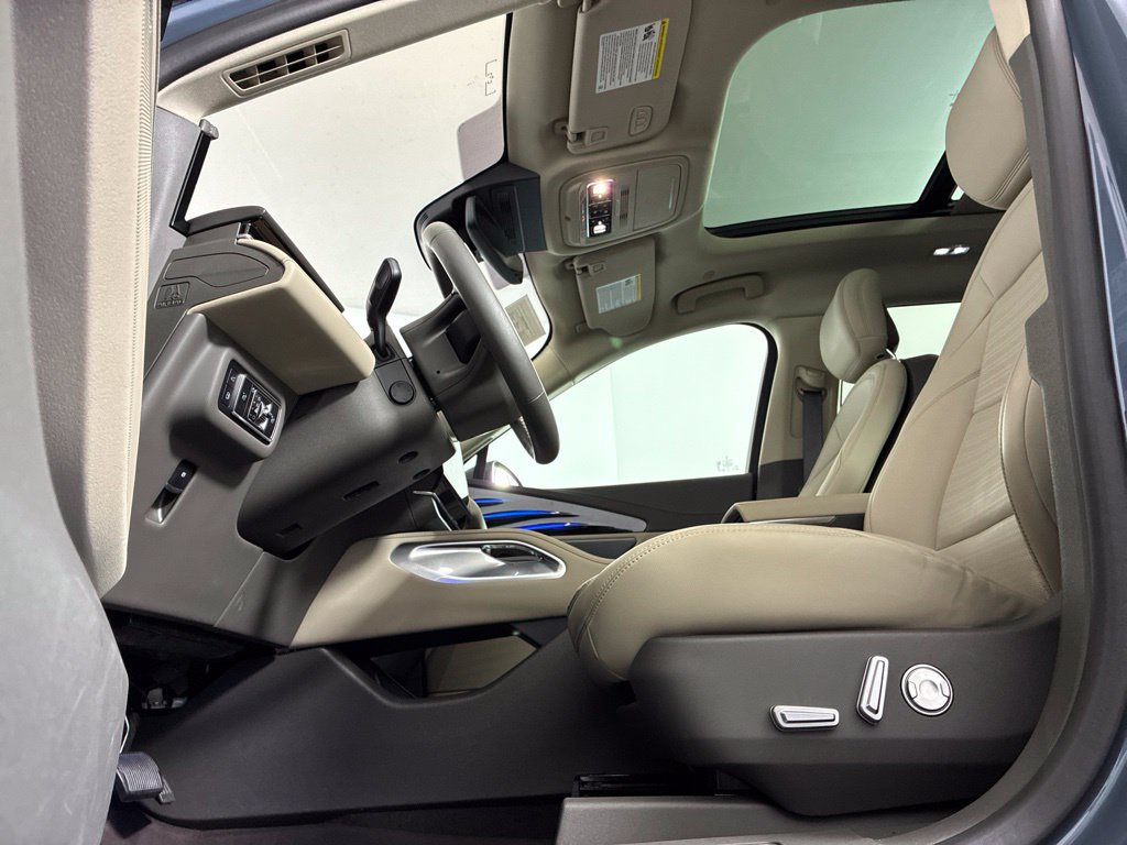 Used 2025 Lincoln Nautilus Reserve AWD/4WD image 22