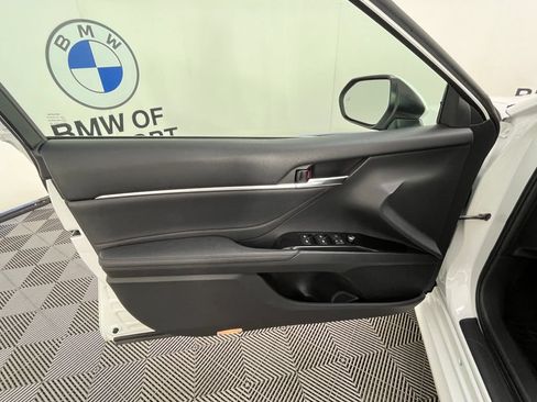 Used 2018 Toyota Camry XLE FWD image 24