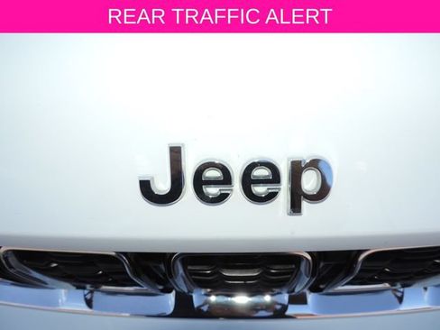 Used 2022 Jeep Grand Cherokee Limited RWD image 15