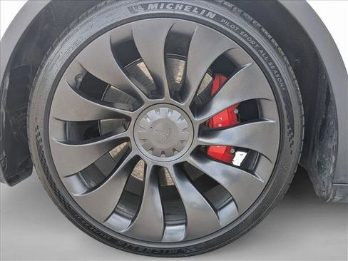 Used 2022 Tesla Model Y Performance image 25