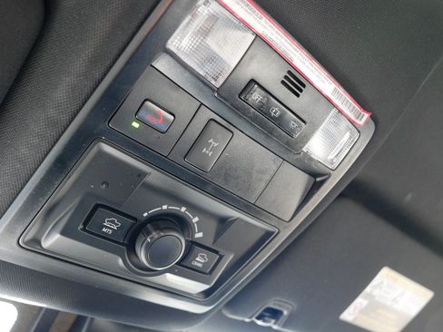 Used 2023 Toyota Tacoma TRD Off-Road image 32