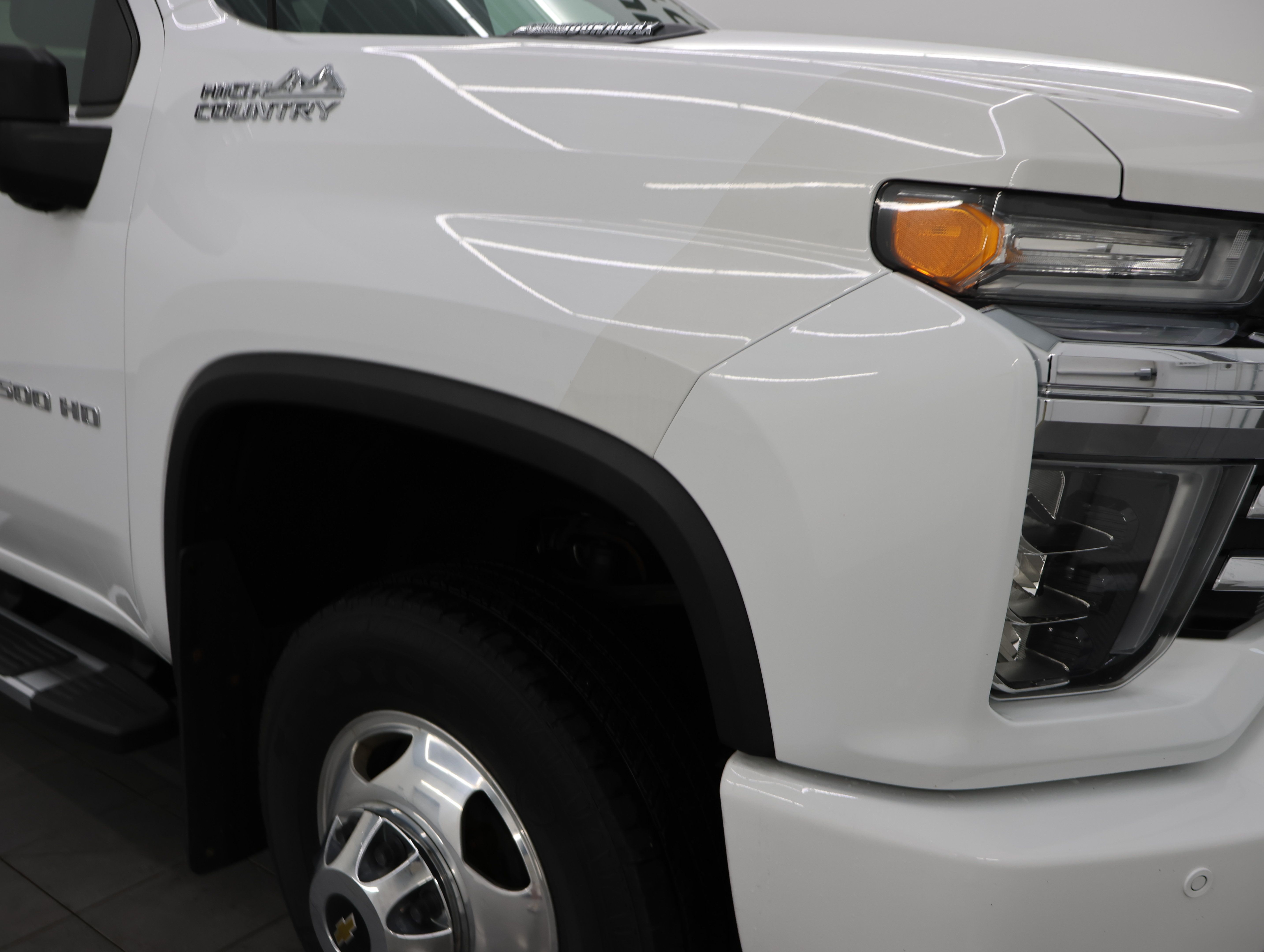 Used 2022 Chevrolet Silverado 3500 High Country w/ Snow Plow Prep/Camper Package AWD/4WD image 30