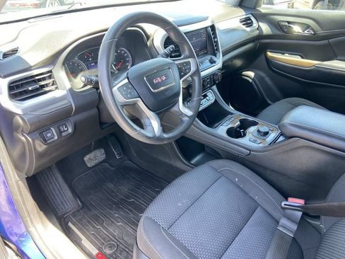 Used 2023 GMC Acadia SLE w/ Driver Convenience Package FWD image 6