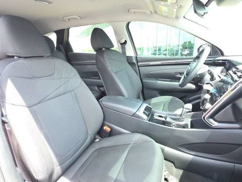 Certified 2024 Hyundai Tucson SE FWD image 8