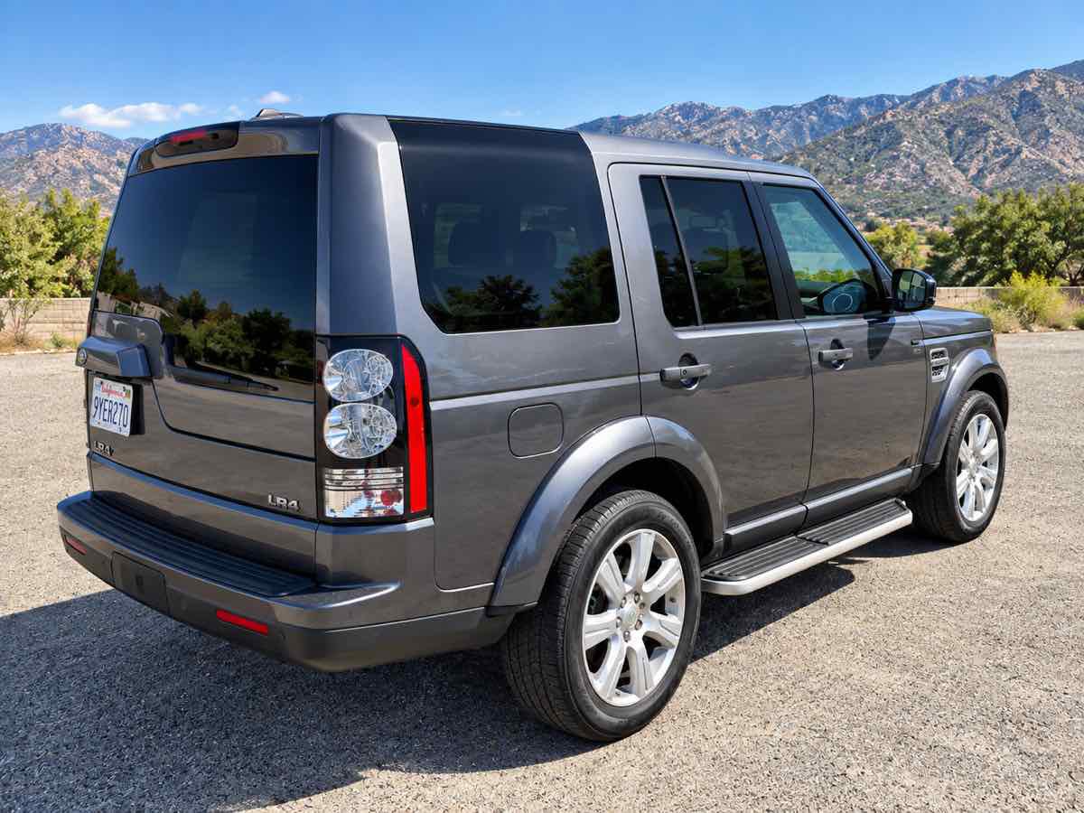 Used 2015 Land Rover LR4 HSE AWD/4WD image 7