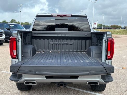 Used 2023 GMC Sierra 1500 Denali w/ Technology Package AWD/4WD image 7