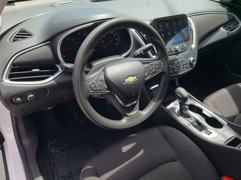 Used 2024 Chevrolet Malibu LT FWD image 15