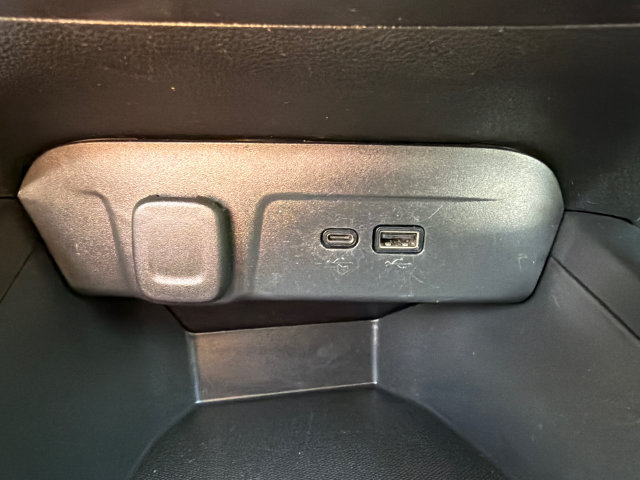 Used 2025 Chevrolet Trax LS FWD image 30