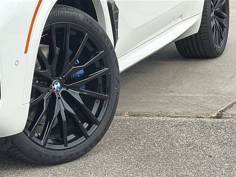 New 2026 BMW X5 sDrive40i w/ M Sport Package image 3