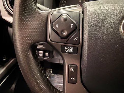 Used 2017 Toyota Tacoma TRD Sport w/ Tow Package AWD/4WD image 29