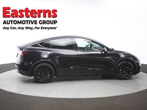 Used 2021 Tesla Model Y Long Range AWD/4WD image 38