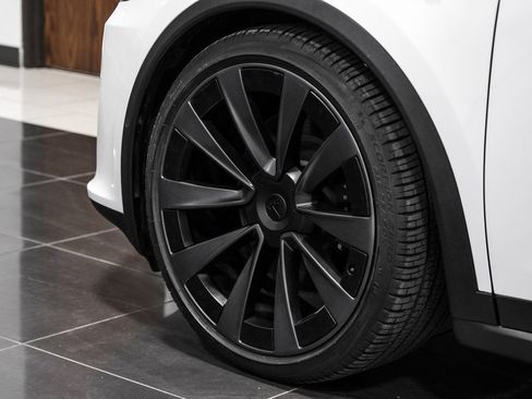 Used 2022 Tesla Model X image 61