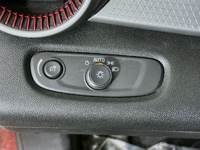 Used 2024 Chevrolet Trax RS w/ Driver Confidence Package FWD image 11