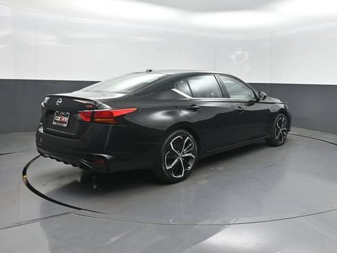 Used 2024 Nissan Altima 2.5 SR w/ SR Premium Package FWD image 29