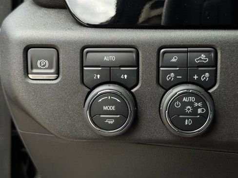 Used 2023 Chevrolet Silverado 1500 LTZ AWD/4WD image 24