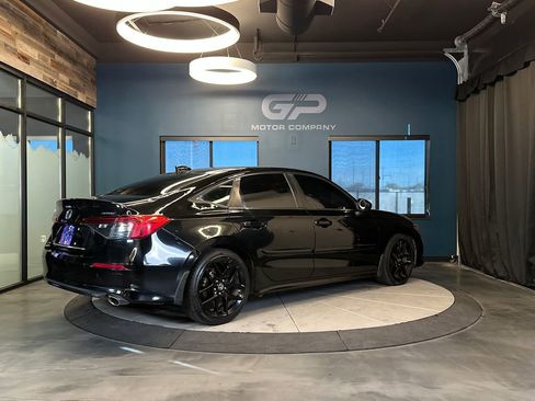 Used 2022 Honda Civic Sport image 3