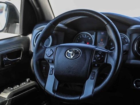 Used 2022 Toyota Tacoma TRD Sport w/ Technology Package RWD image 15