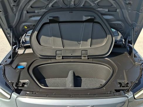 Certified 2023 Volvo XC40 Recharge Ultimate w/ Protection Package Premier AWD/4WD image 27