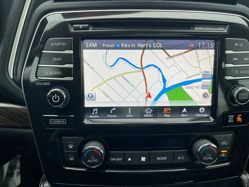 Used 2016 Nissan Maxima Platinum w/ Interior Lighting Package FWD image 22