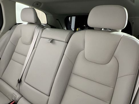 Certified 2025 Volvo V60 B5 Cross Country Plus image 24