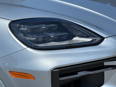 New 2026 Porsche Cayenne Coupe AWD/4WD image 38