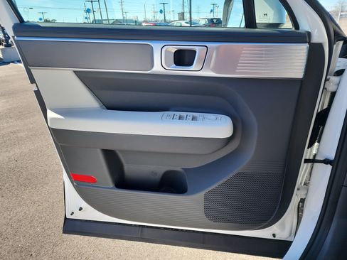 New 2026 Hyundai Santa Fe SE image 9