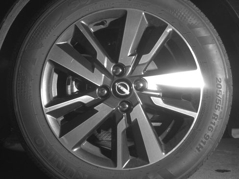 Used 2025 Nissan Versa SV image 12