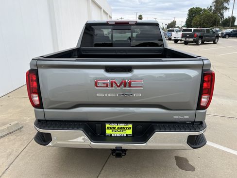 New 2026 GMC Sierra 1500 SLE w/ Preferred Package image 12