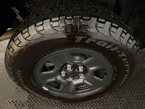 Used 2018 Jeep Wrangler Unlimited Sport image 13