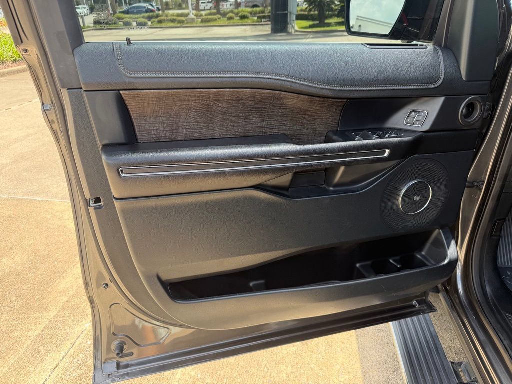 Used 2020 Ford Expedition Limited w/ Equipment Group 302A RWD image 13
