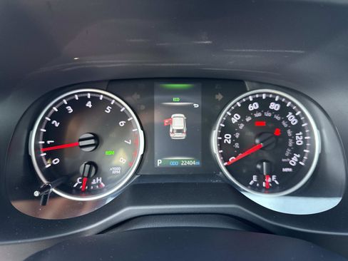 Used 2021 Toyota RAV4 XLE image 28