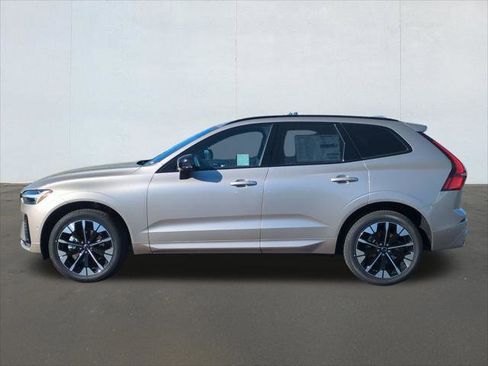 New 2026 Volvo XC60 B5 Plus w/ Climate Package PRO image 3